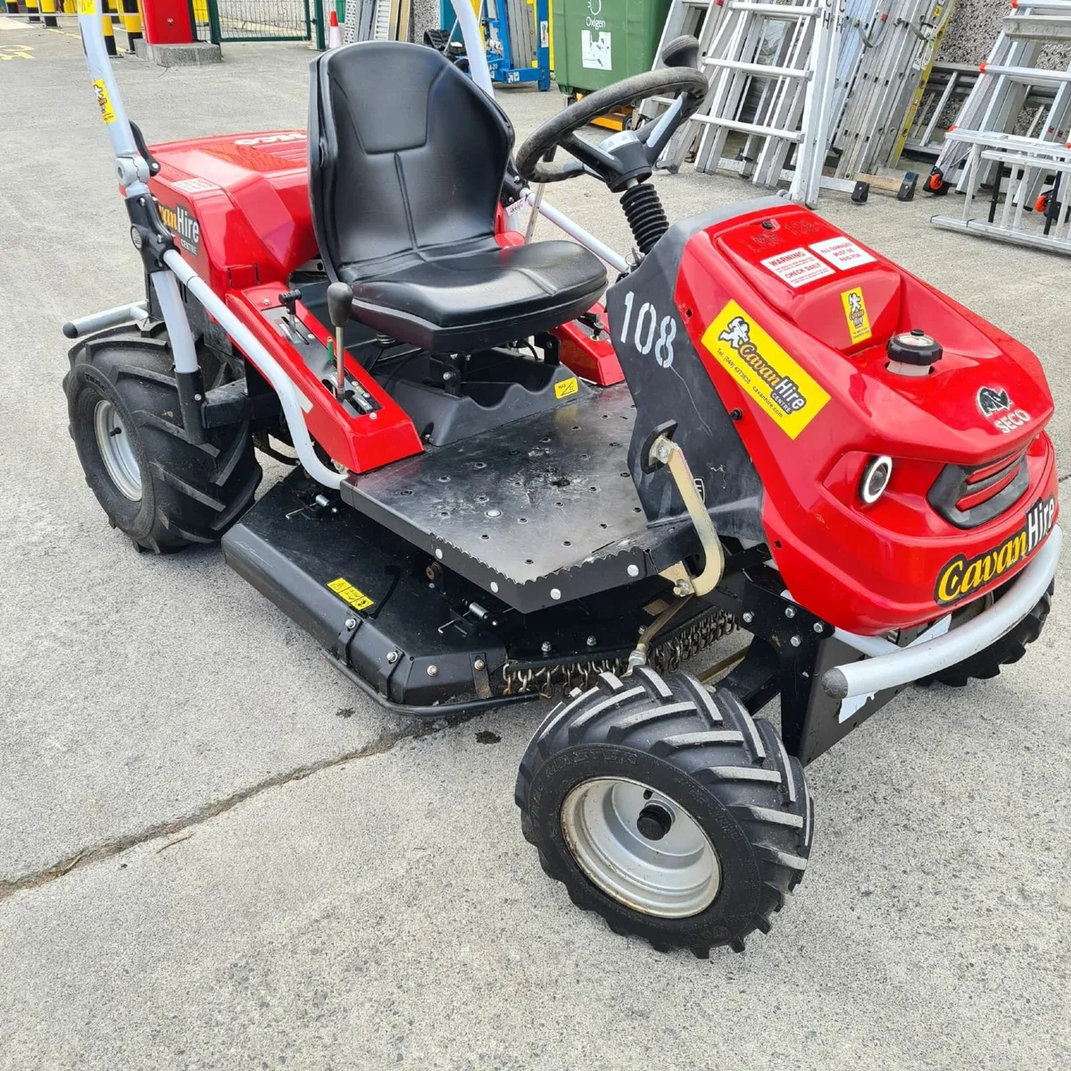 Ride On Lawnmower, Bruschcutter / Tractor Mower, - Image 3