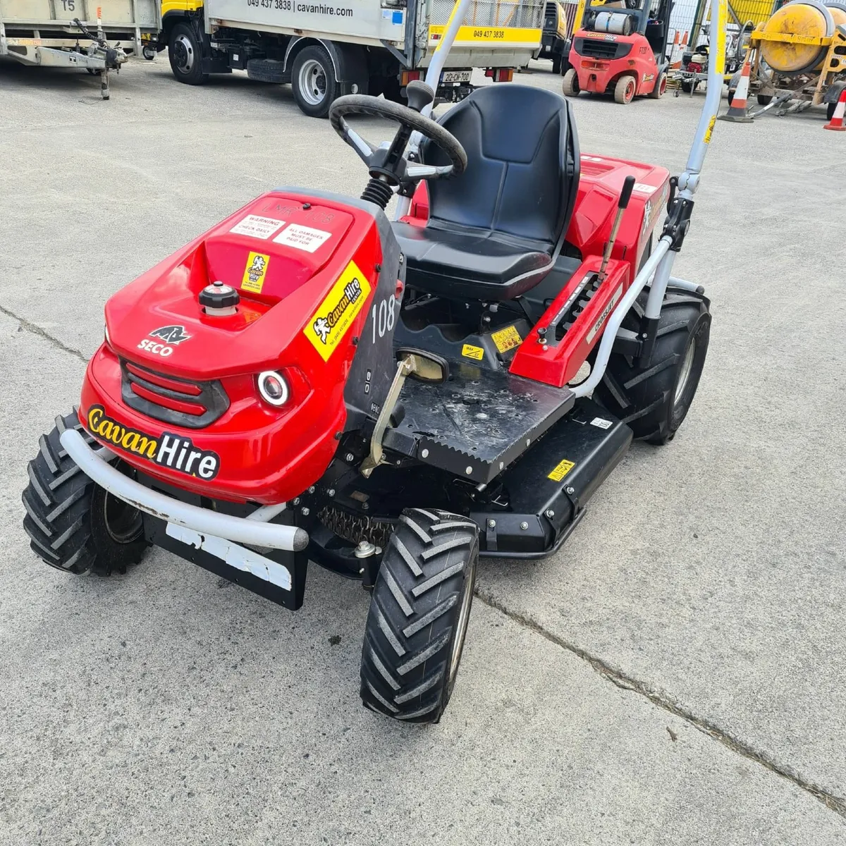 Ride On Lawnmower, Bruschcutter / Tractor Mower, - Image 4