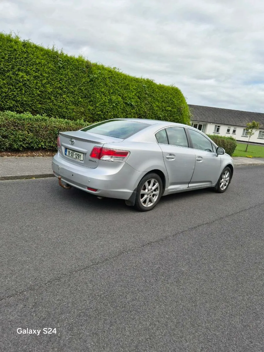 Toyota  Avensis  2010 Diesel - Image 4