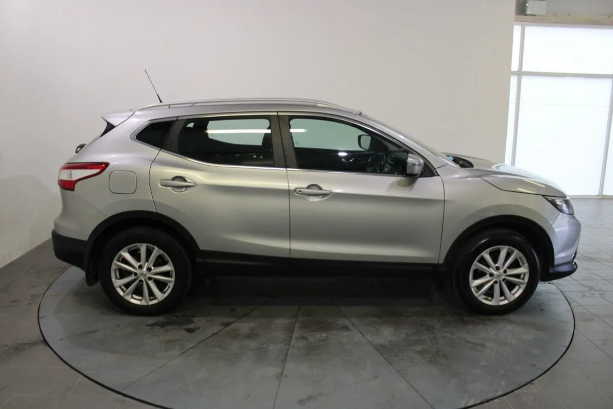 Nissan QASHQAI 1.5 DSL Sv nc PAN Roof - Image 3