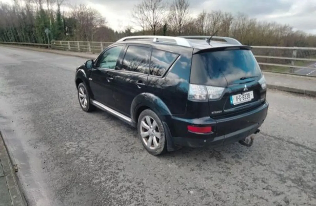2011 Mitsubishi Outlander 7 Seater - Image 4