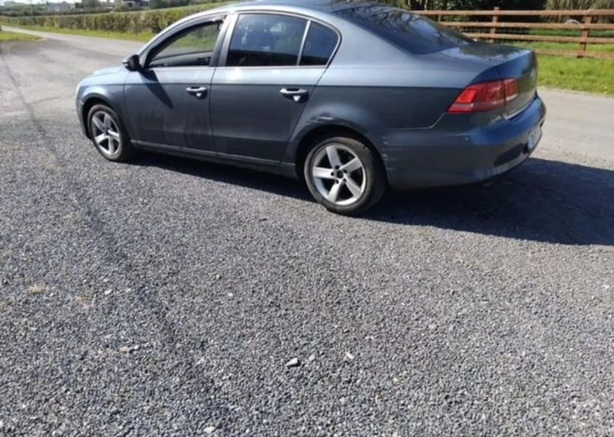 2013 Volkswagen Passat Diesel - Image 4