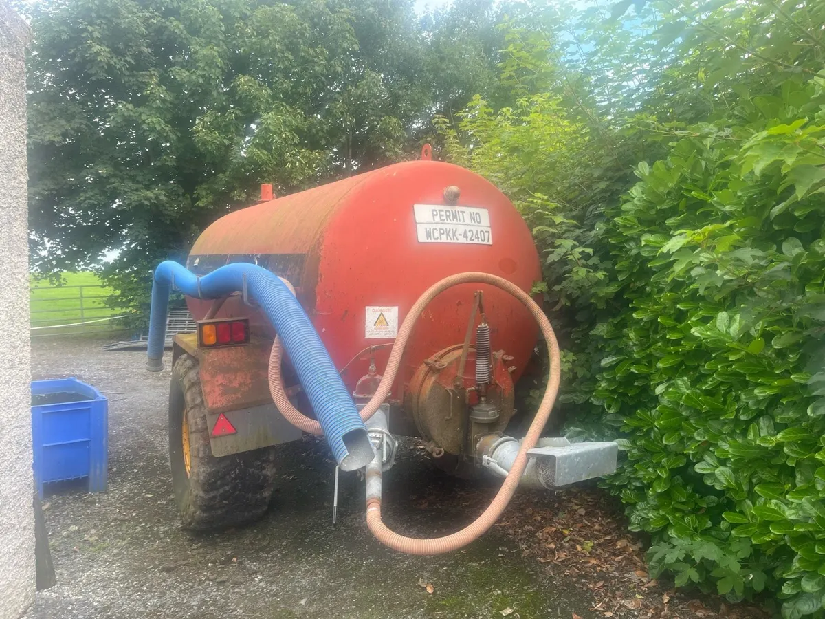 2000 HiSpec tank - Image 1
