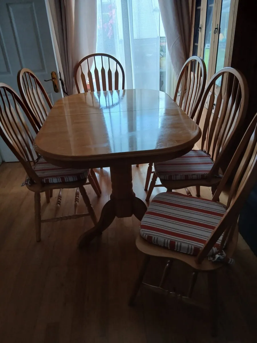 Oak Table and chairs - Image 2