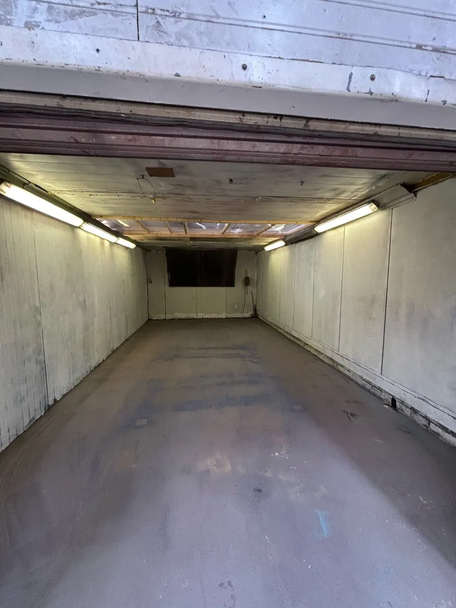 4.5m x 9m Spraybooth - Image 3