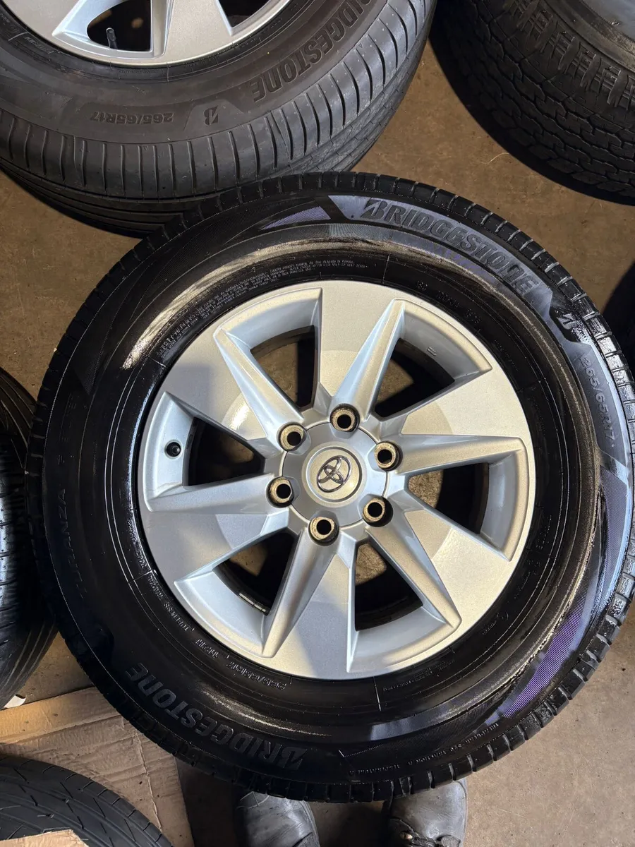 17inch hilux Land Cruiser alloy wheels - Image 3