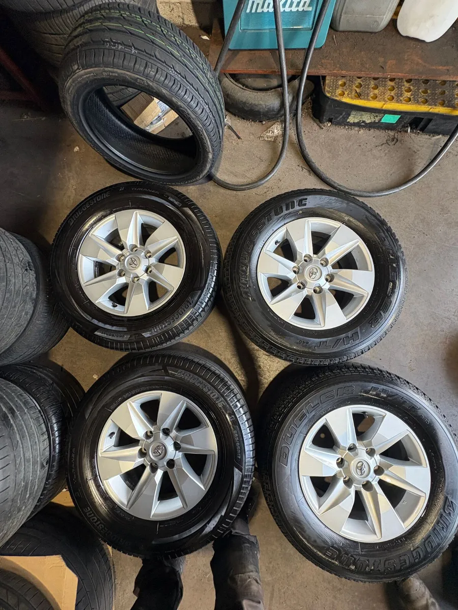 17inch hilux Land Cruiser alloy wheels - Image 1