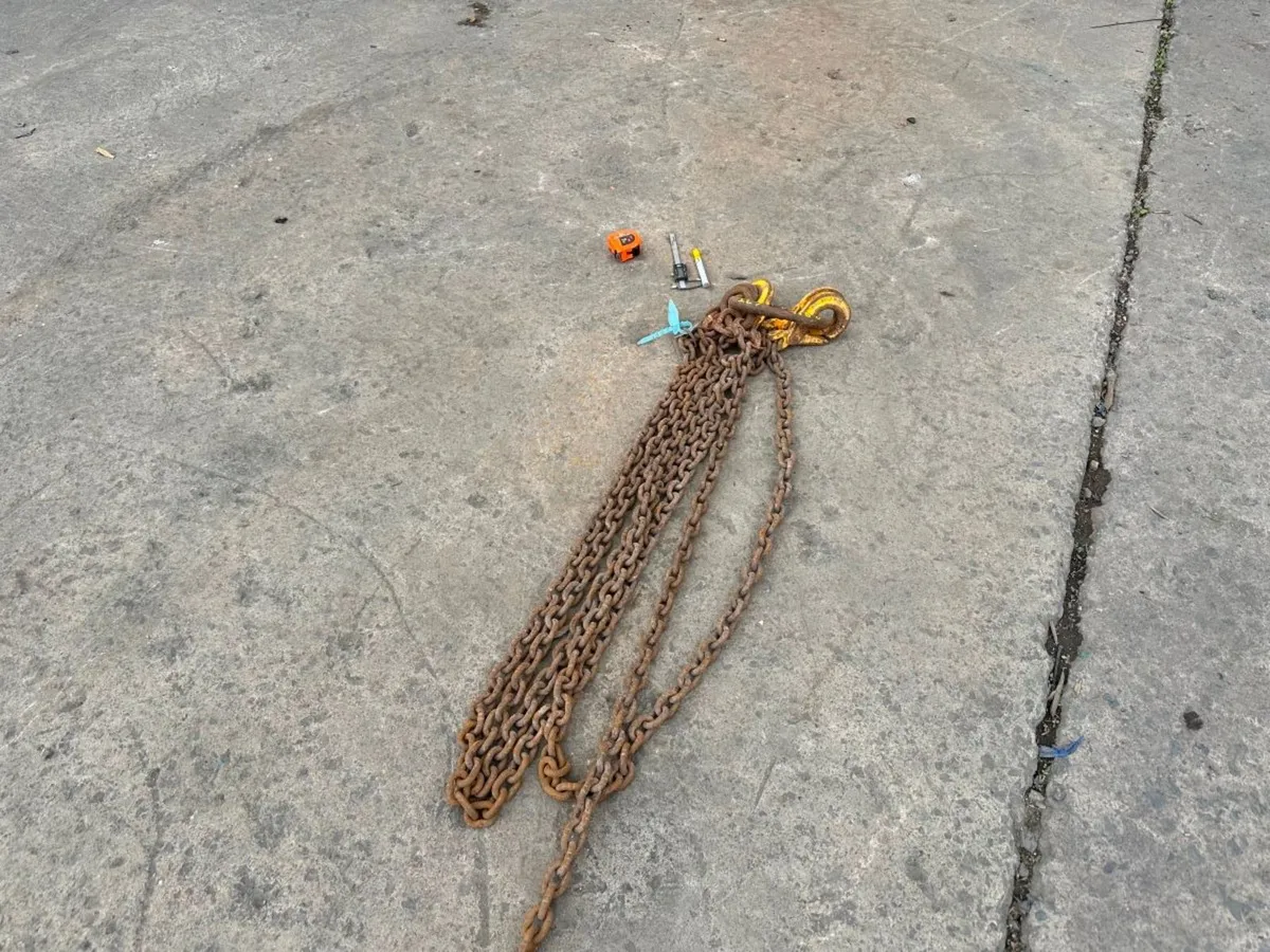 2.8 Metre ...6.7 ton ...lifting chains 4 LEG .... - Image 3