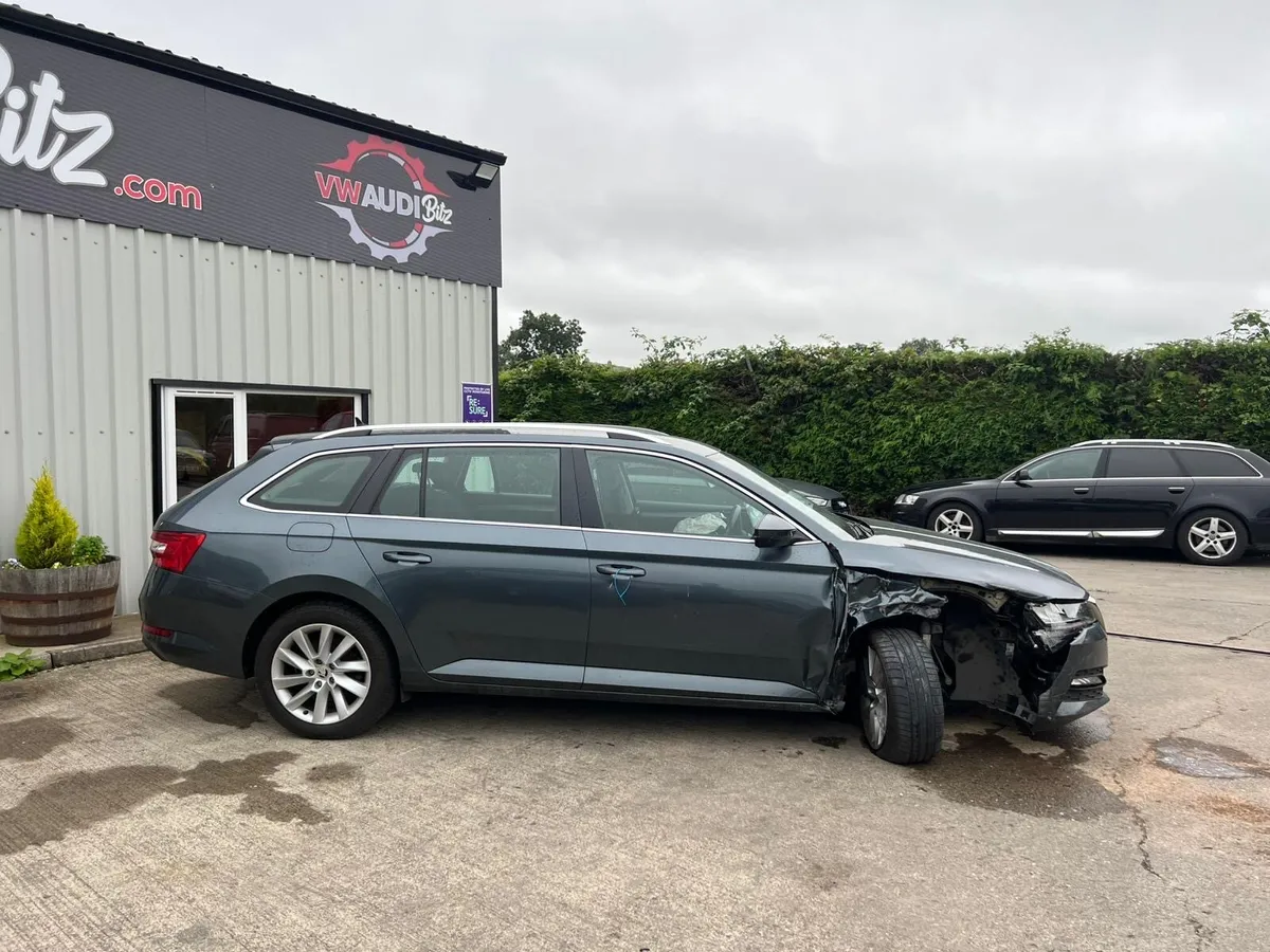2022 SKODA SUPERB 2.0 TDI BREAKING For parts - Image 2