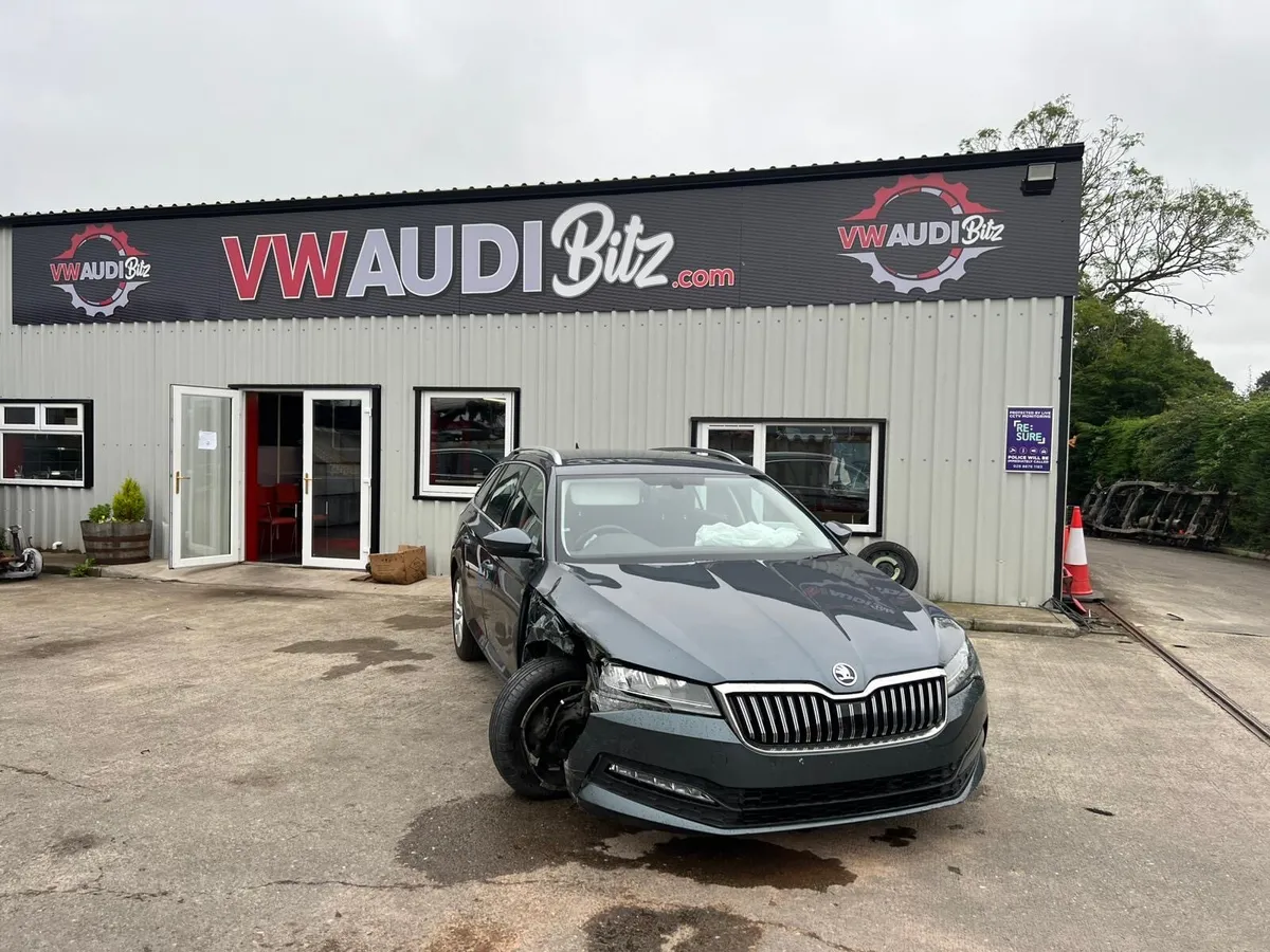 2022 SKODA SUPERB 2.0 TDI BREAKING For parts - Image 3