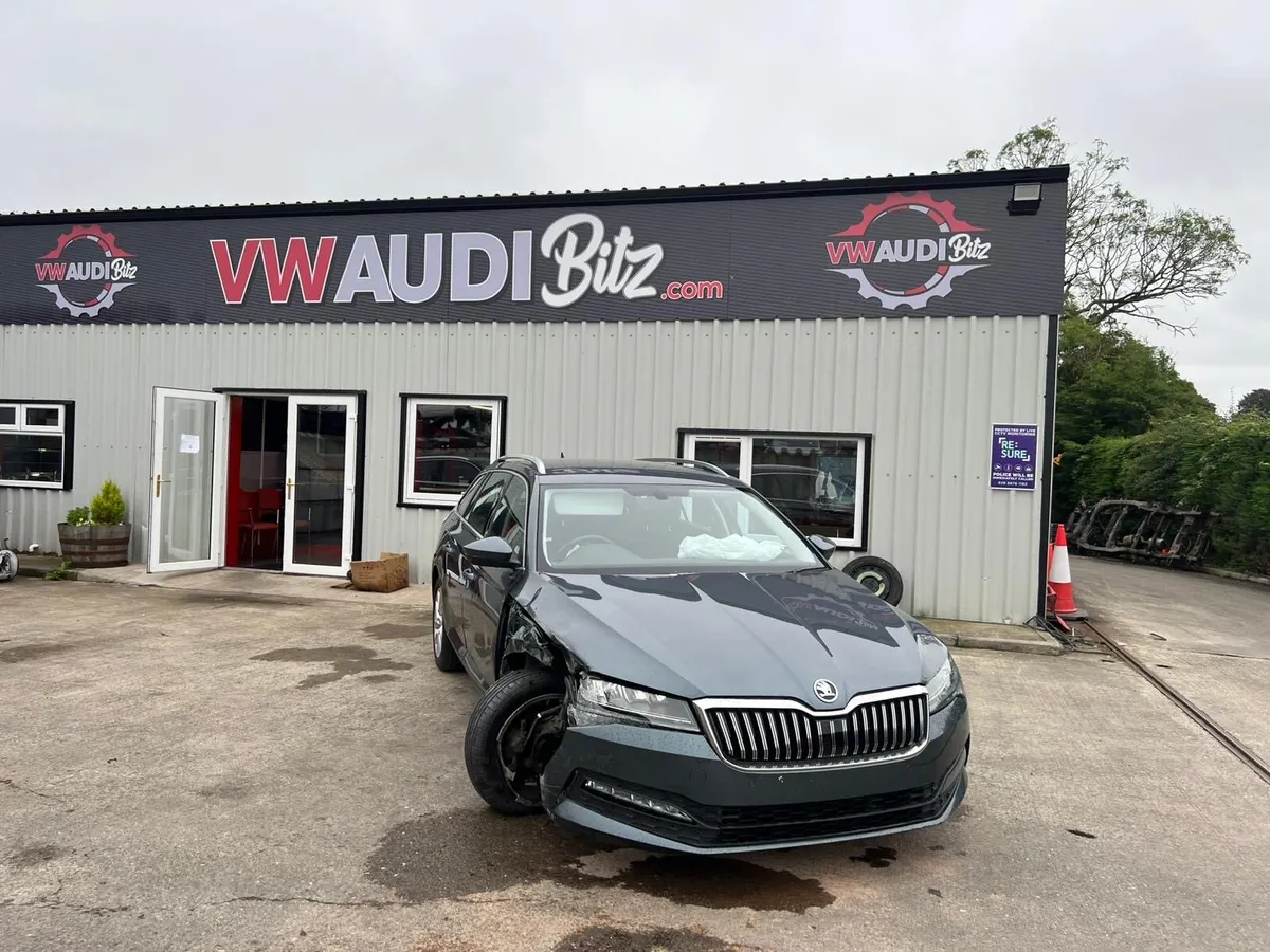 2022 SKODA SUPERB 2.0 TDI BREAKING For parts - Image 4