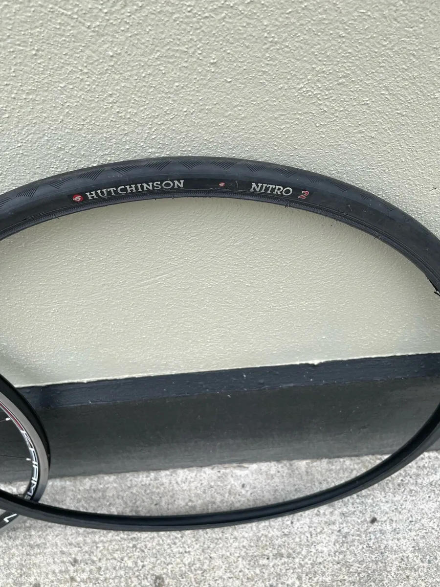 Campagnolo Khamsin Front Wheel + Tyre - Image 3