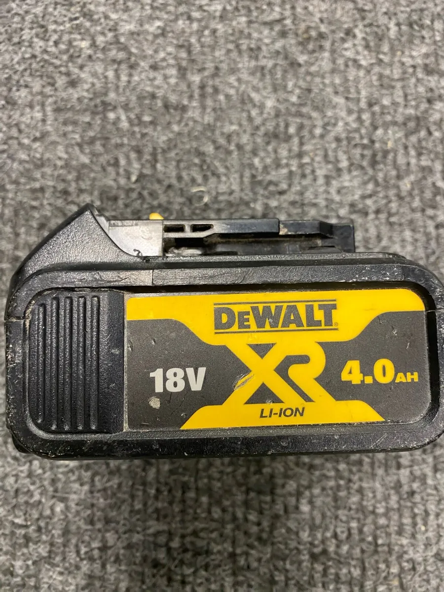 Dewalt 4AH Battery - Image 1