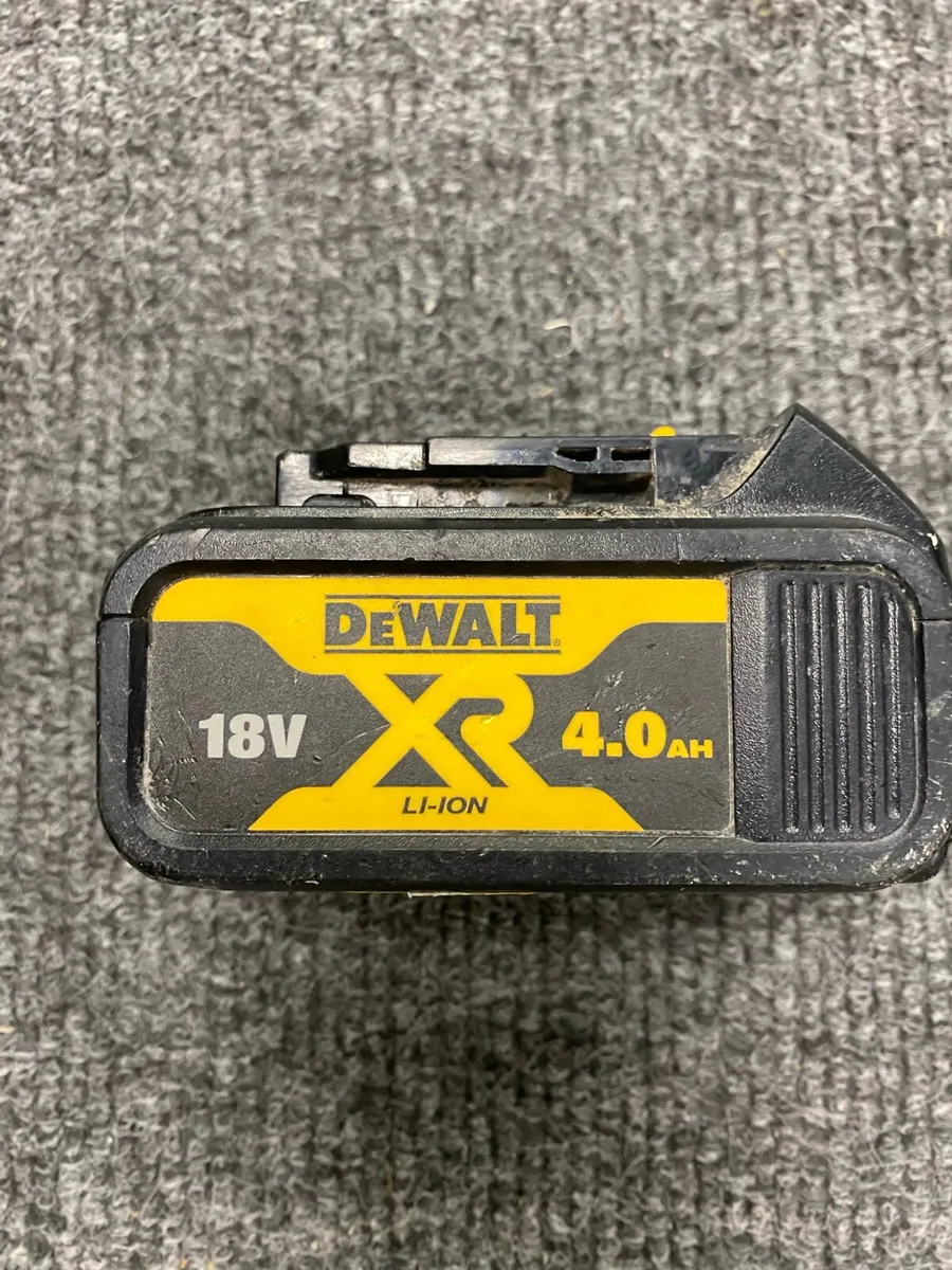 Dewalt 4AH Battery - Image 2