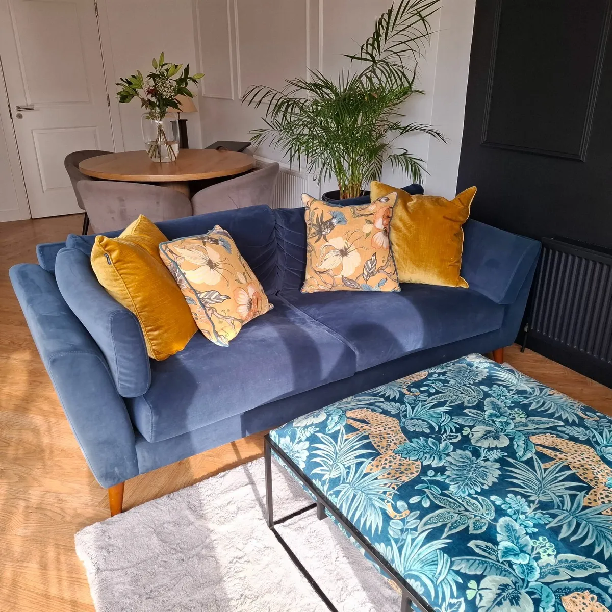 Couch - Image 4