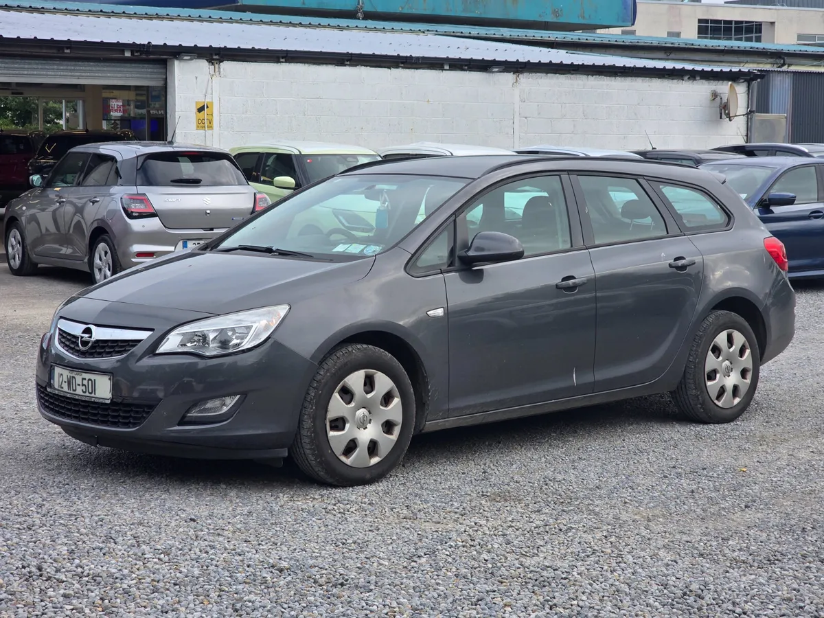Opel Astra 2012 - Image 3