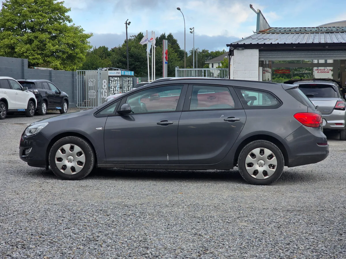 Opel Astra 2012 - Image 4