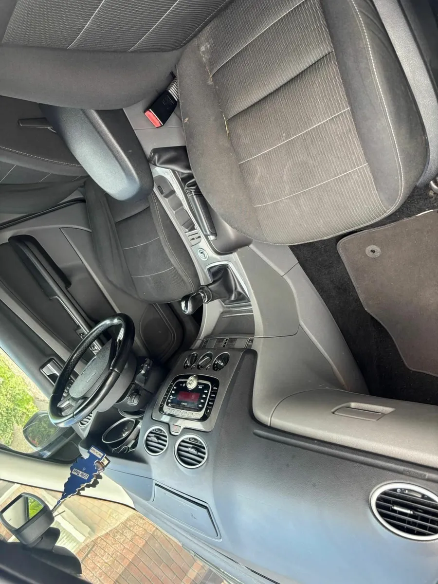 Ford Focus 2010 - Image 3