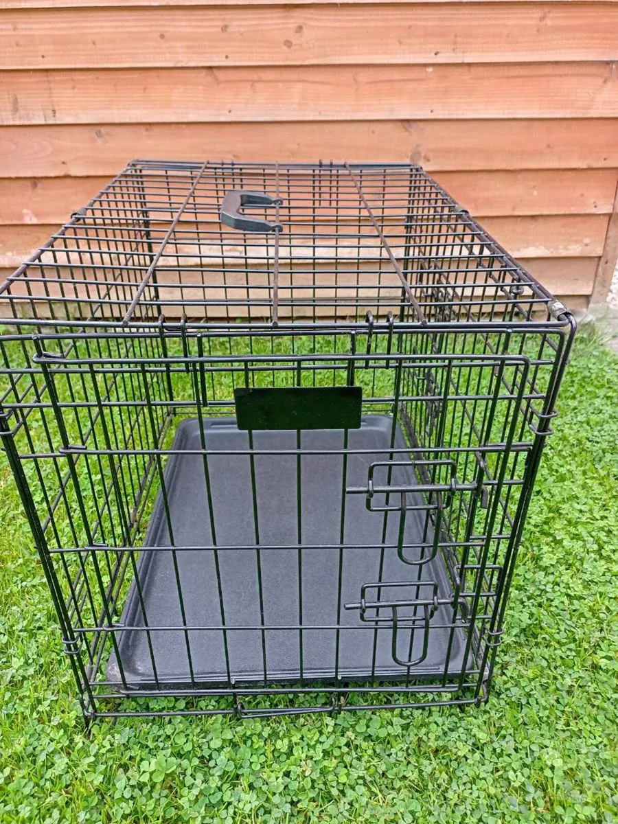 Small dog travel crate. - Image 1