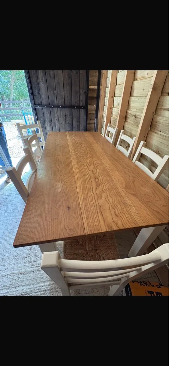 Kitchen table and chairs - Image 4