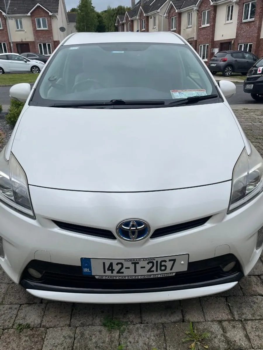 2014 Toyota Prius - Image 2