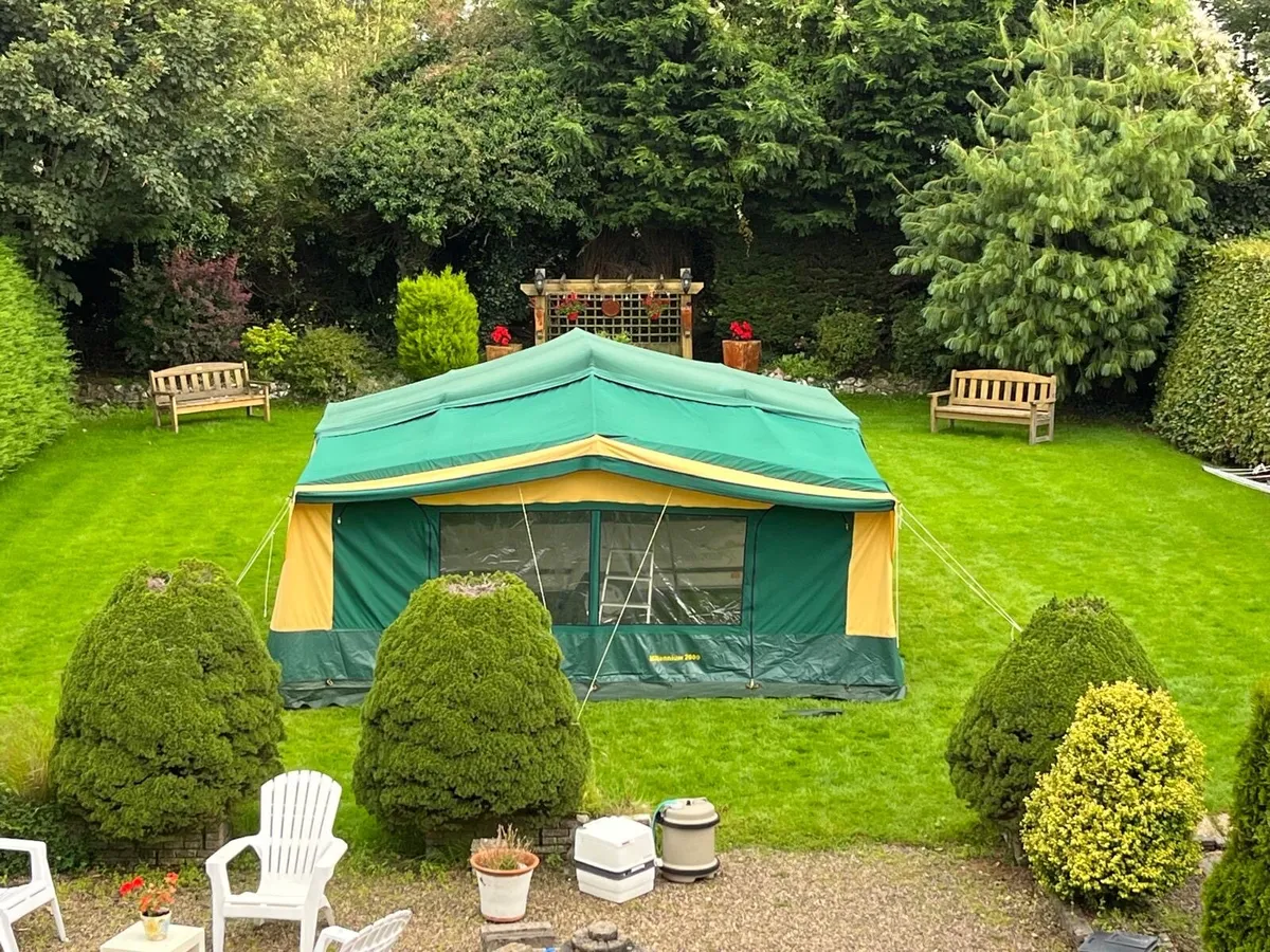 Trailer tent - Image 1