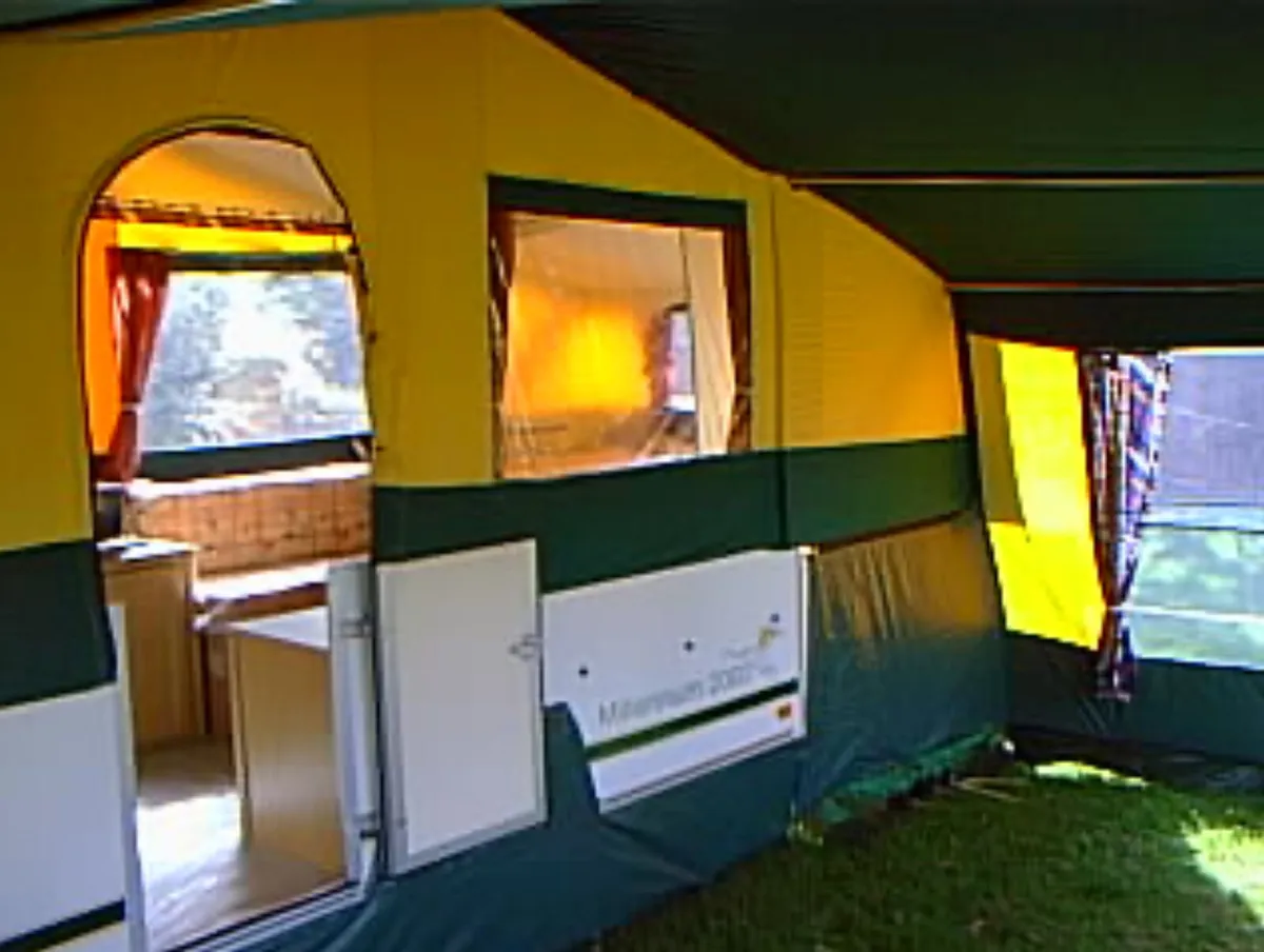 Trailer tent - Image 2