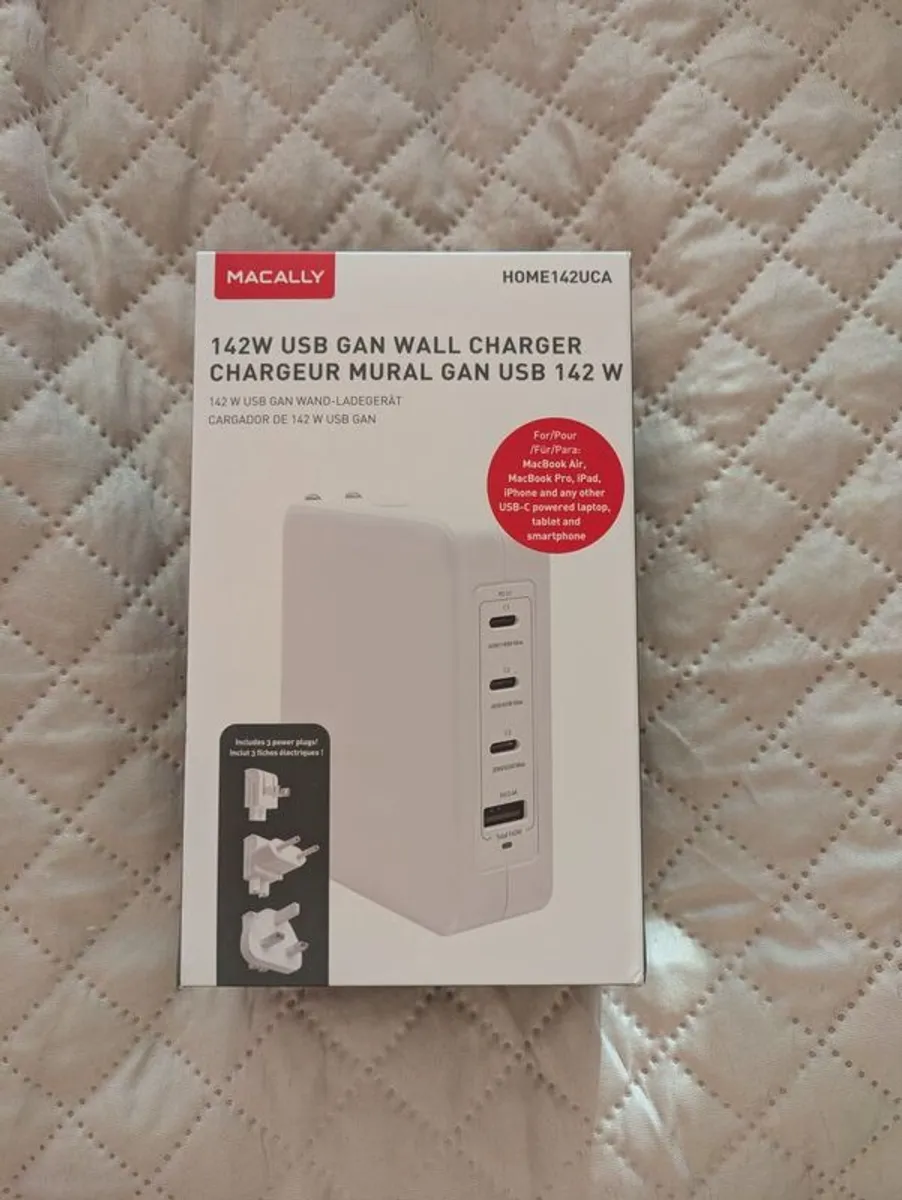 Macally 142W GaN 4 port USB-C/USB-A Charger - Image 2