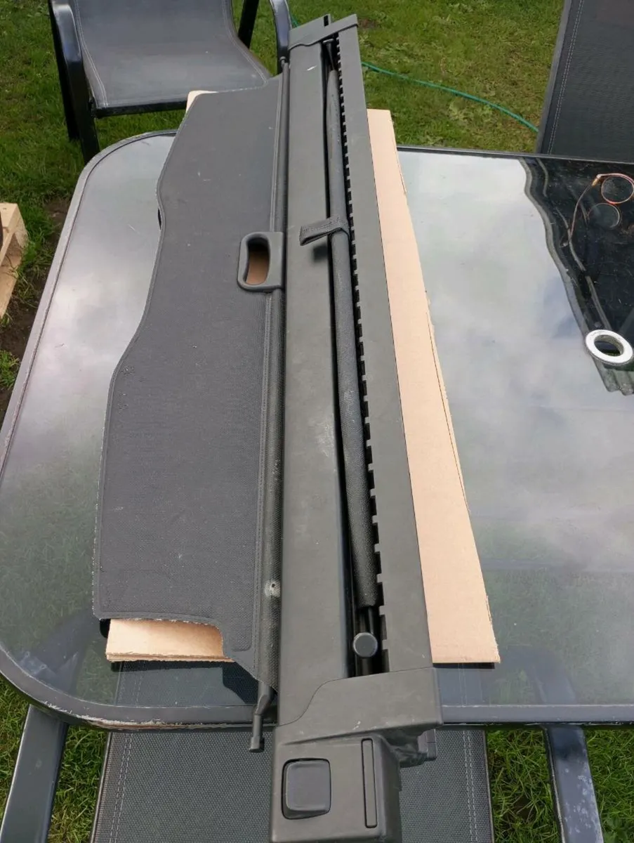bmw x5 trunk blind - Image 1