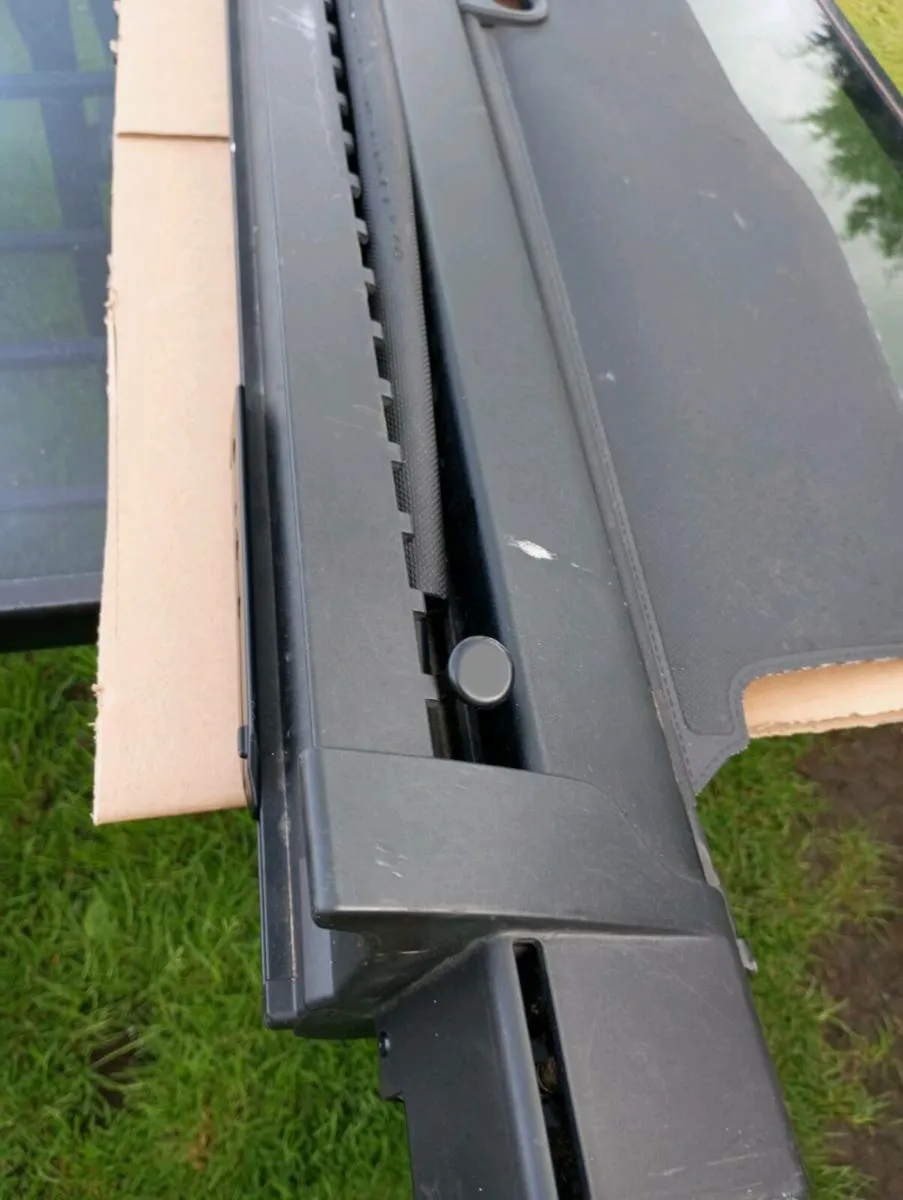 bmw x5 trunk blind - Image 4