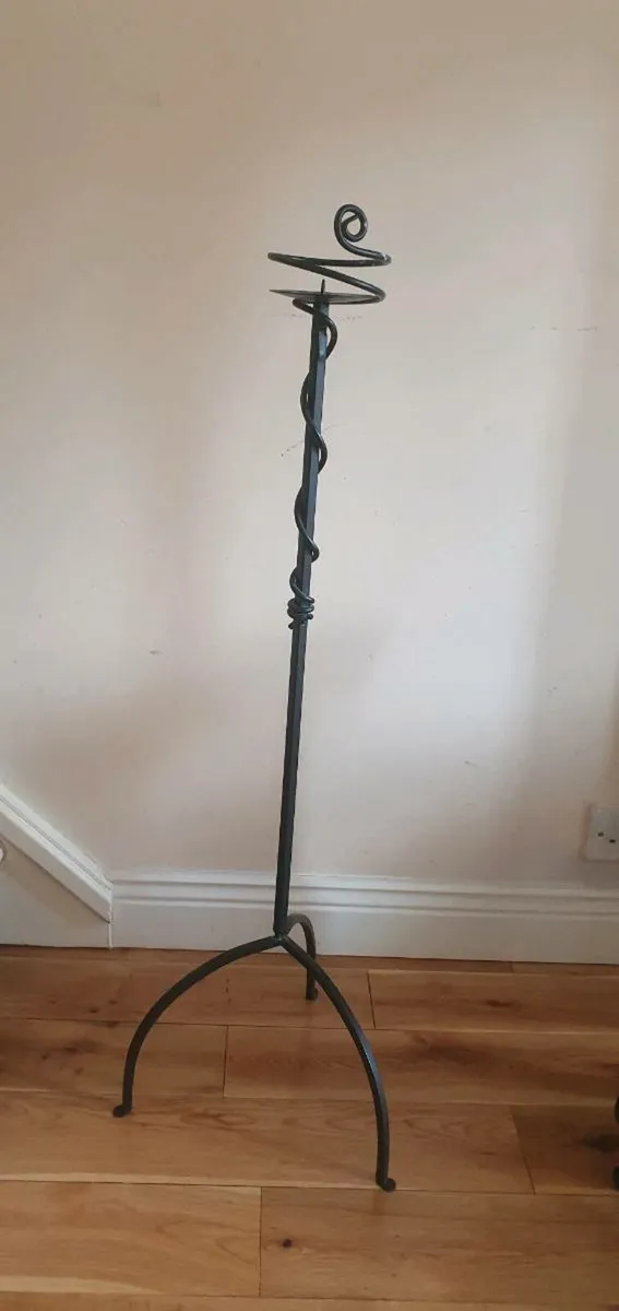 Candle holder