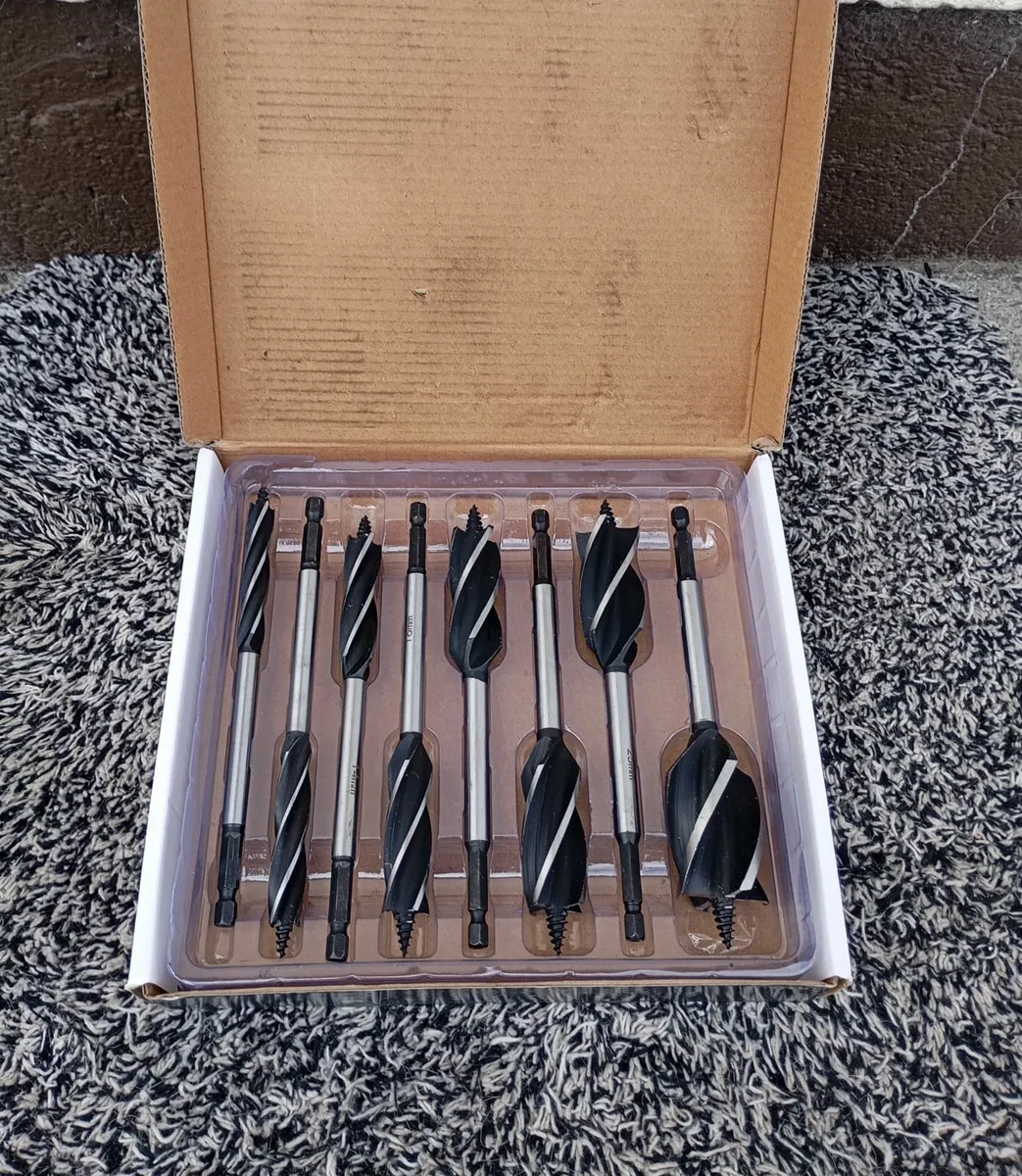 8: Piece Auger Drill Set(New)