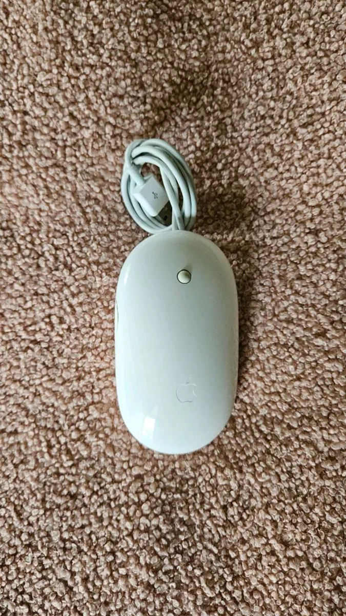 Apple Wired Keyboard & Mouse - Image 2