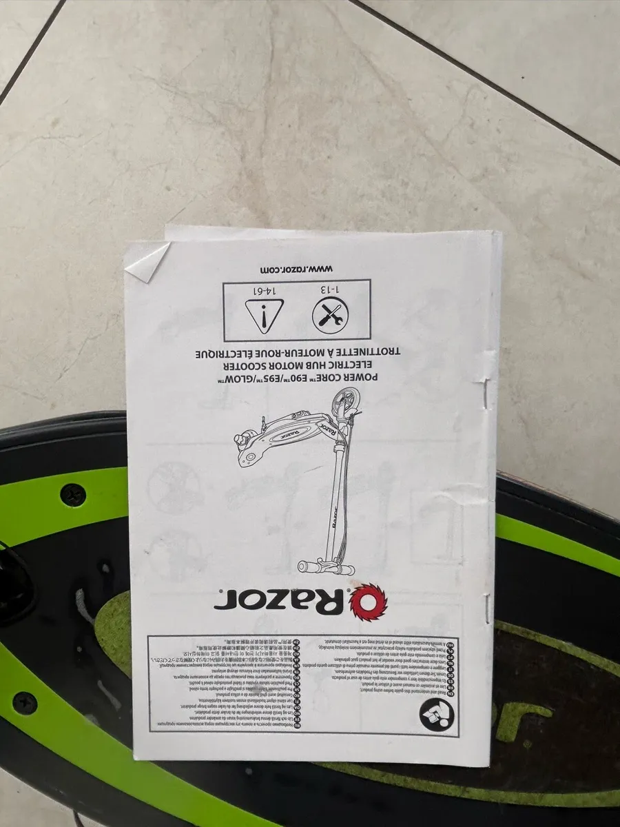 Razor electric motor scooter - Image 2