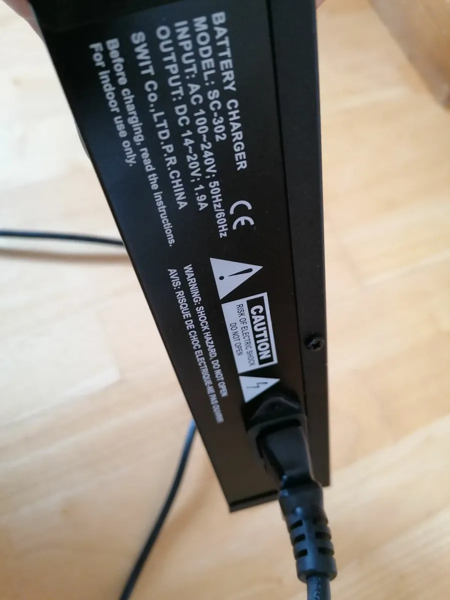 Swit Batteries and Charger - Image 3