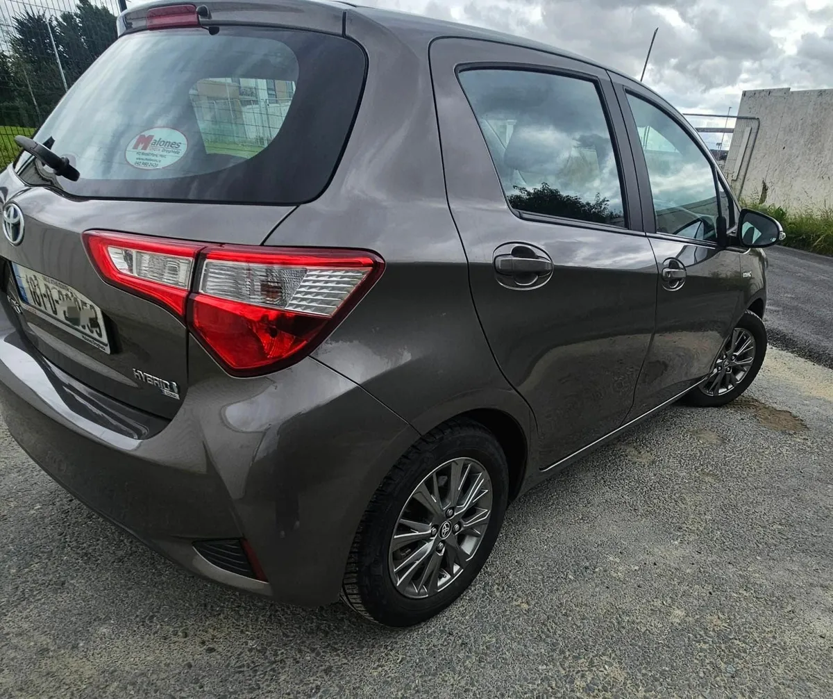 Toyota Yaris 2018 - Image 3