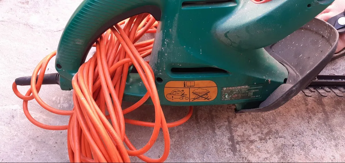 B&D Electric Hedge Trimmer - Image 2