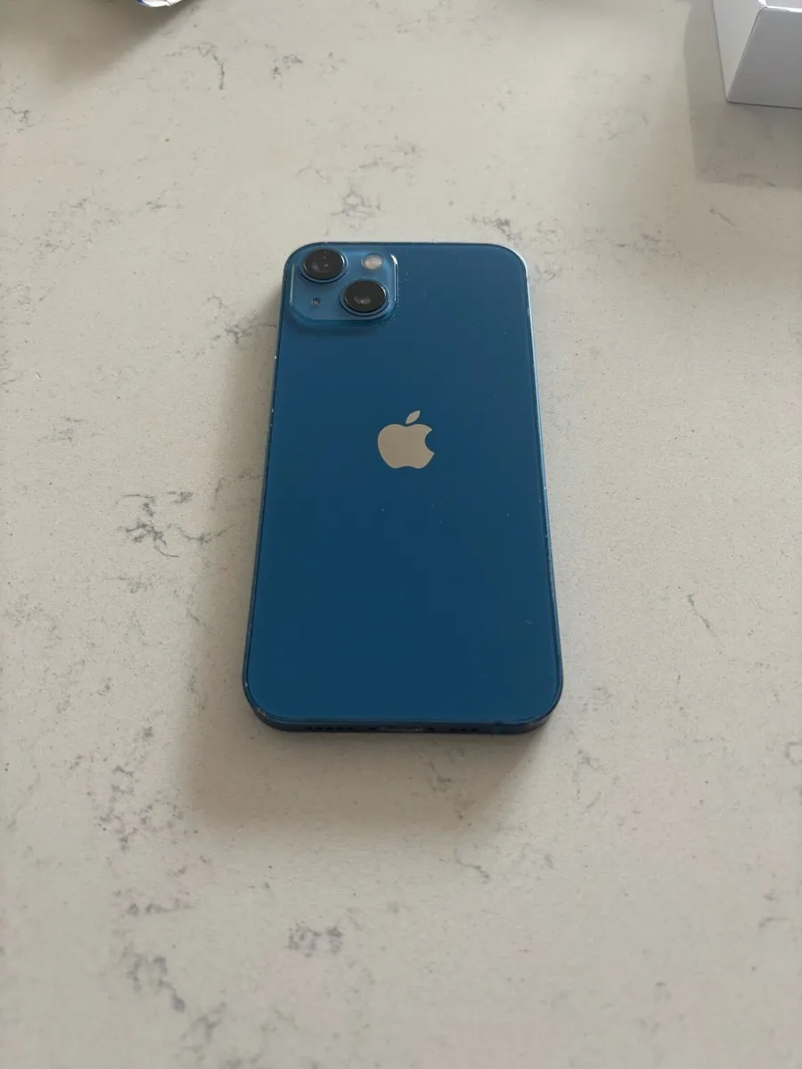 iPhone 13 - Image 2