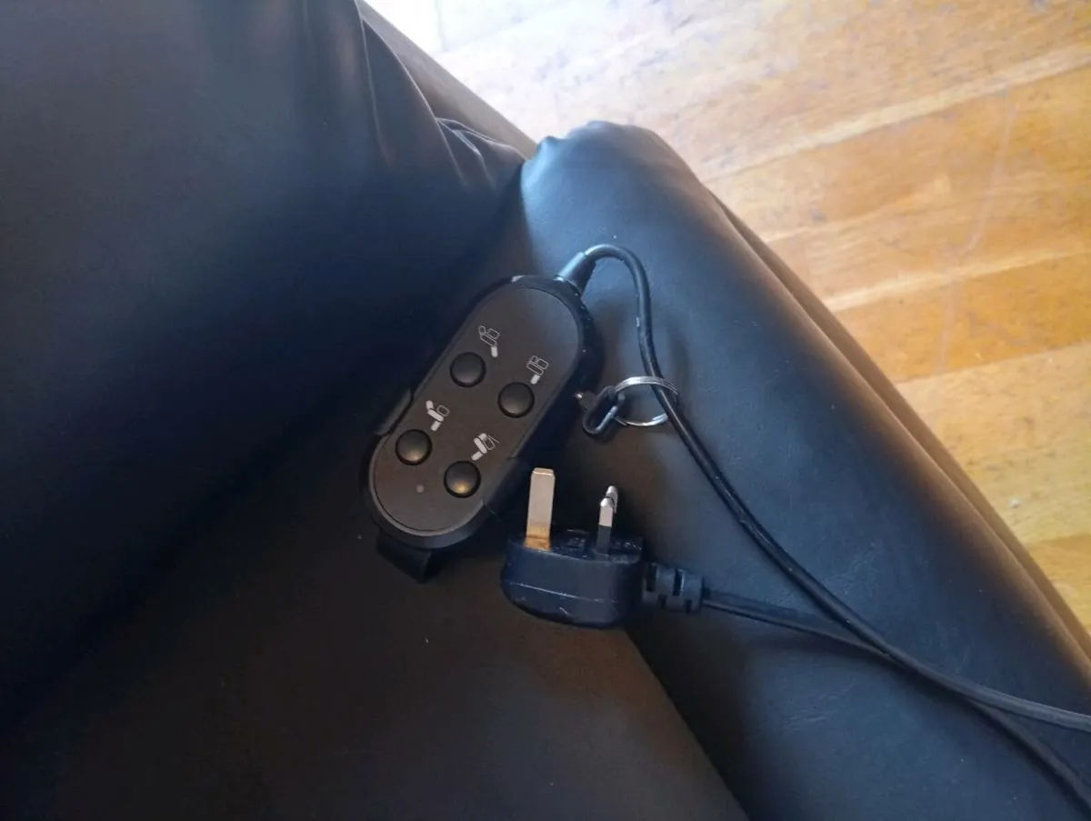 Recliner  medical chair - Image 2