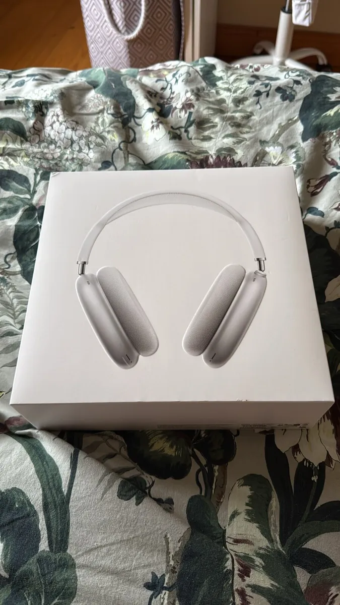 Headphones - Image 3