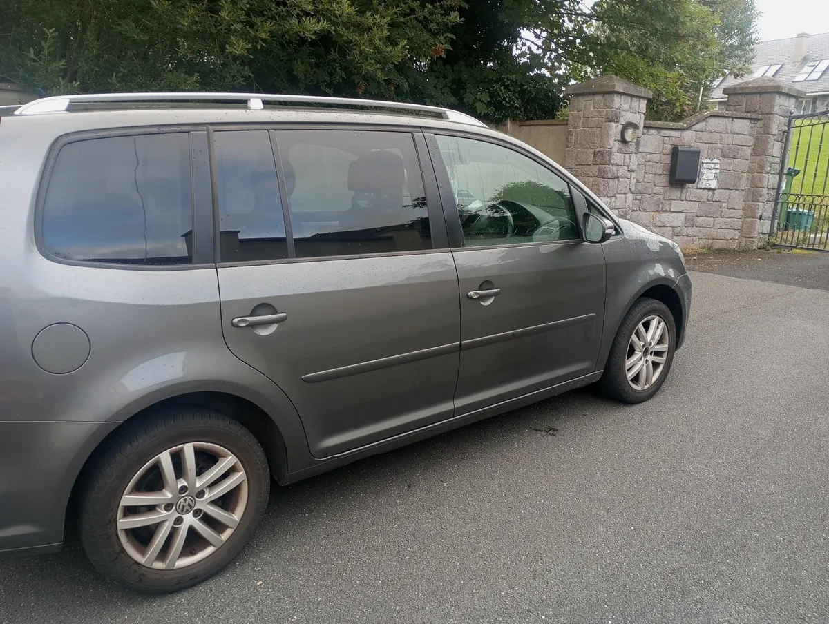 Volkswagen Touran 2015 - Image 4
