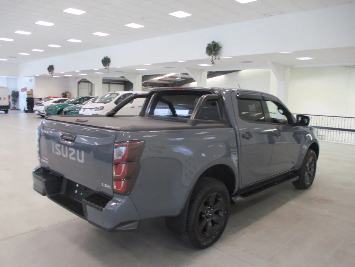 ISUZU D-MAX 2025 CREW CAB 4X4 *NEW* - Image 4