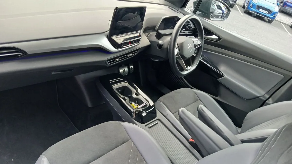 Volkswagen ID.4 Life 77kwh 204HP  fully Electric - Image 3