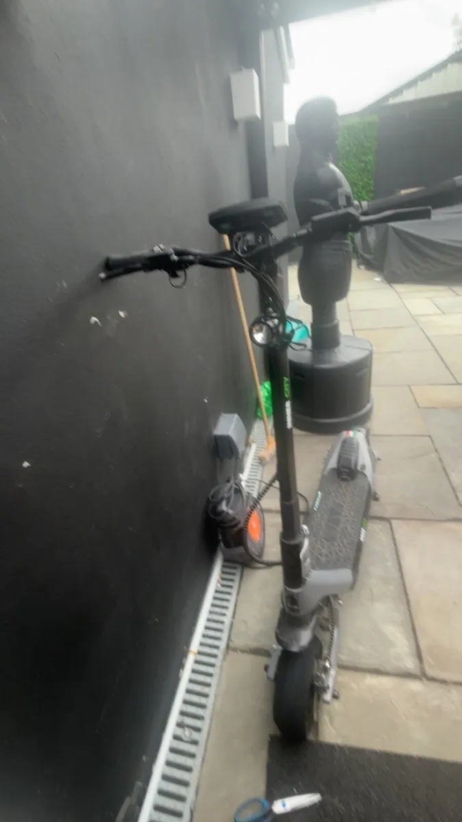 Electric scooter - Image 1