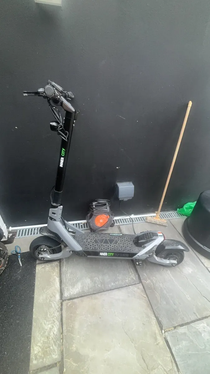 Electric scooter - Image 2