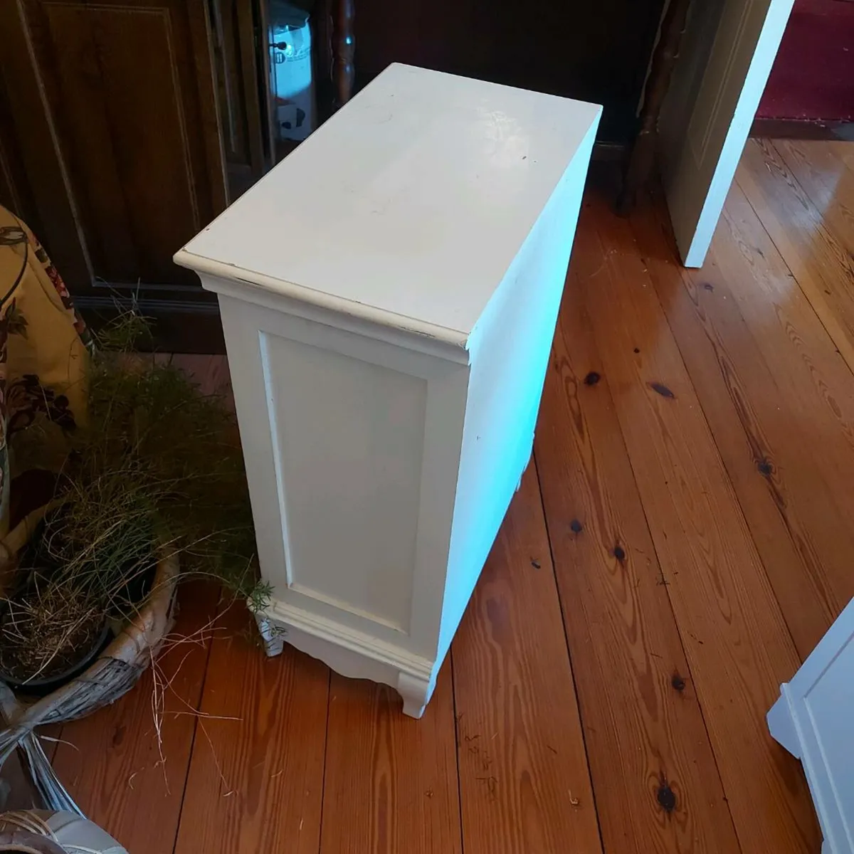 White wood cabinet - Image 2