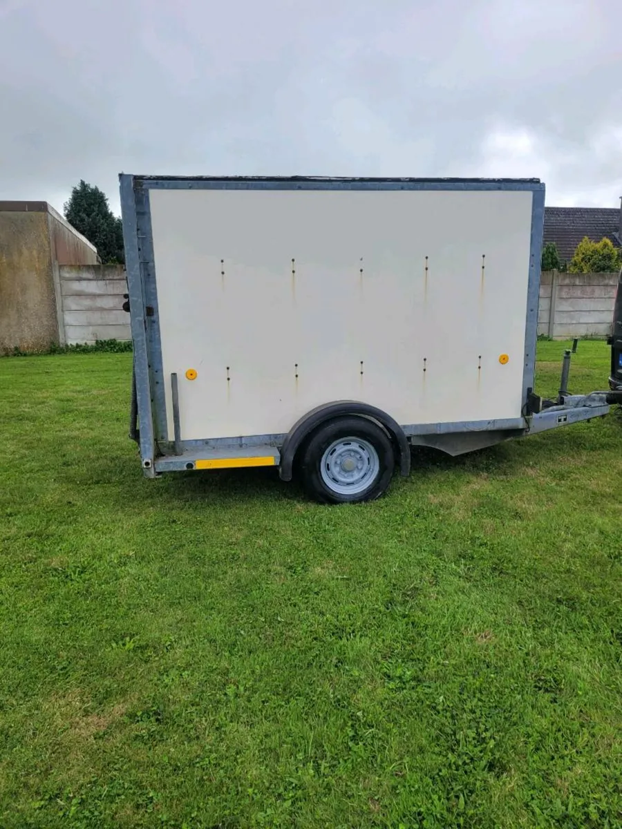 Ifor Williams  box trailer single axle with brakes - Image 2