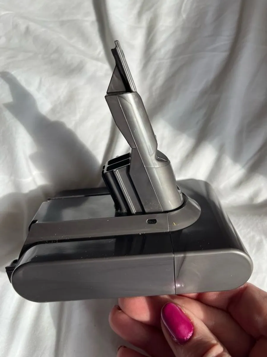 Dyson V7 Battery - Image 2