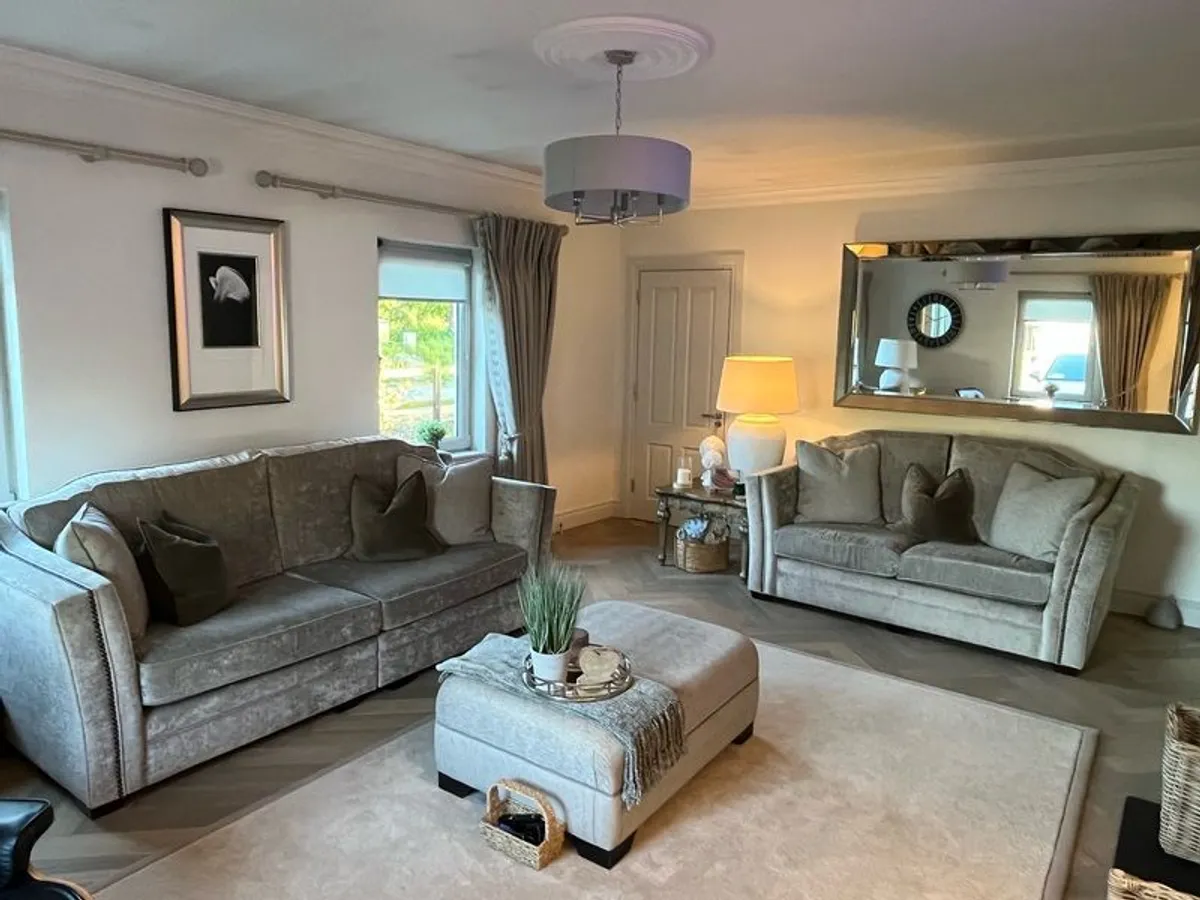 sofa - Image 1