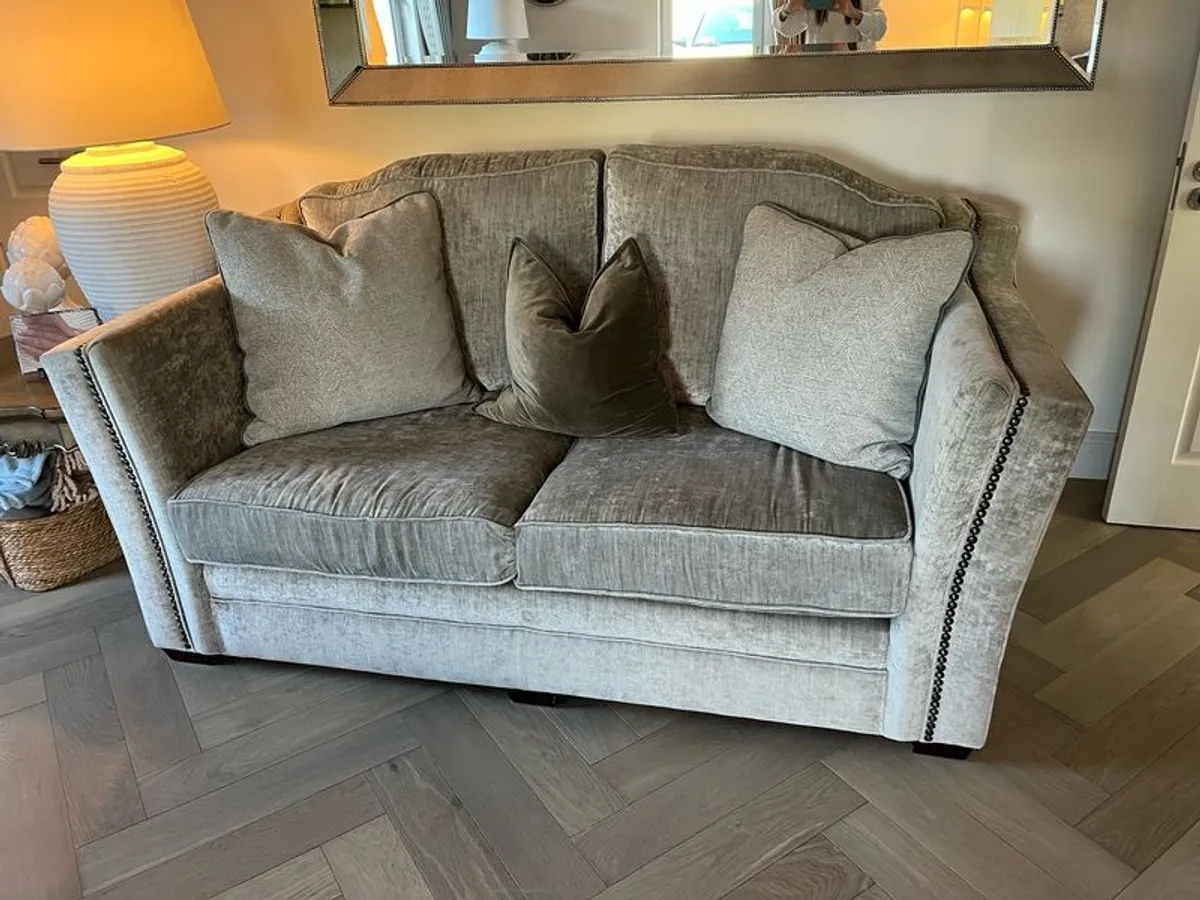 sofa - Image 3